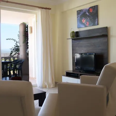 Apartamento Mesmerizing With 21 Shared Pools In Milas Bogazici