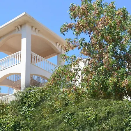 Mesmerizing With 21 Shared Pools In Milas
