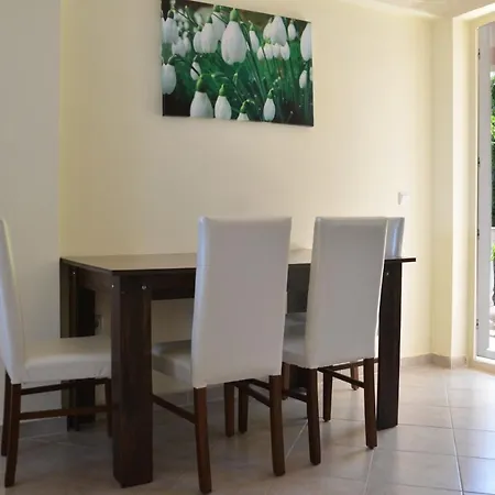 Apartamento Mesmerizing With 21 Shared Pools In Milas Bogazici