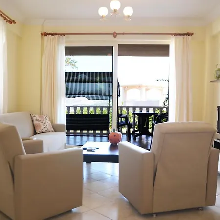 Apartamento Mesmerizing With 21 Shared Pools In Milas Bogazici